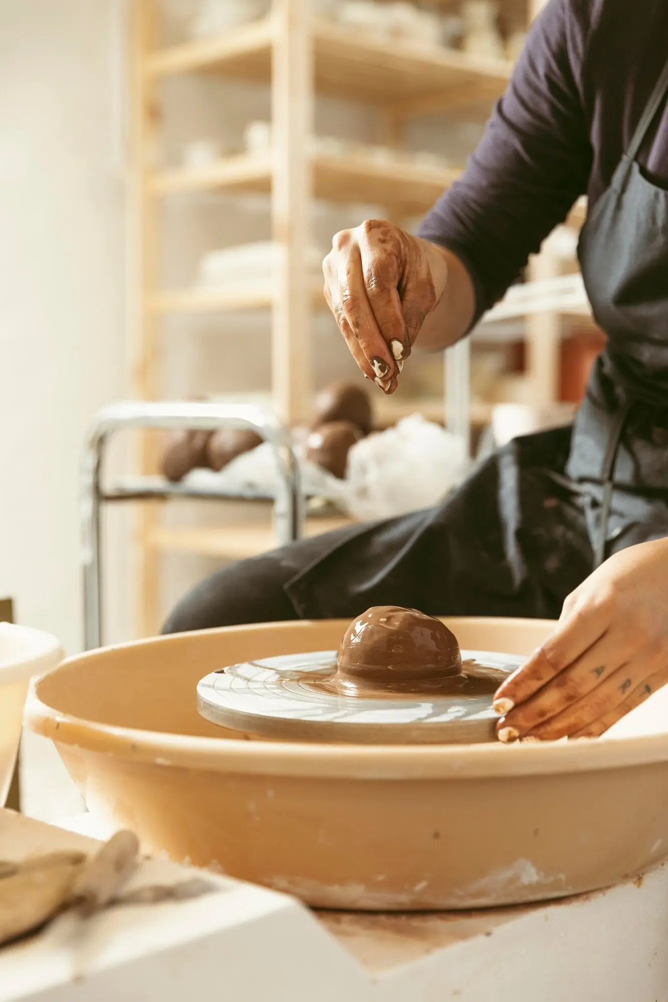 Professionelle handwerkliche Tätigkeit in der Werkstatt